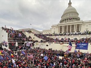 ABD'de Trump destekçileri Kongre binasını bastı