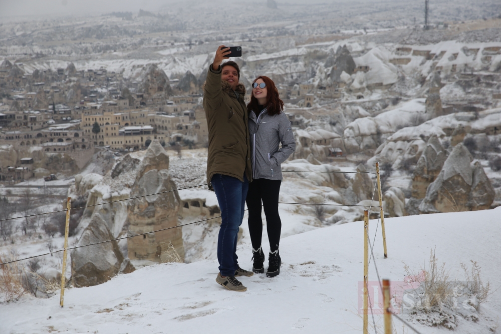 Kapadokya’da 'kar beyaz' güzellik 10