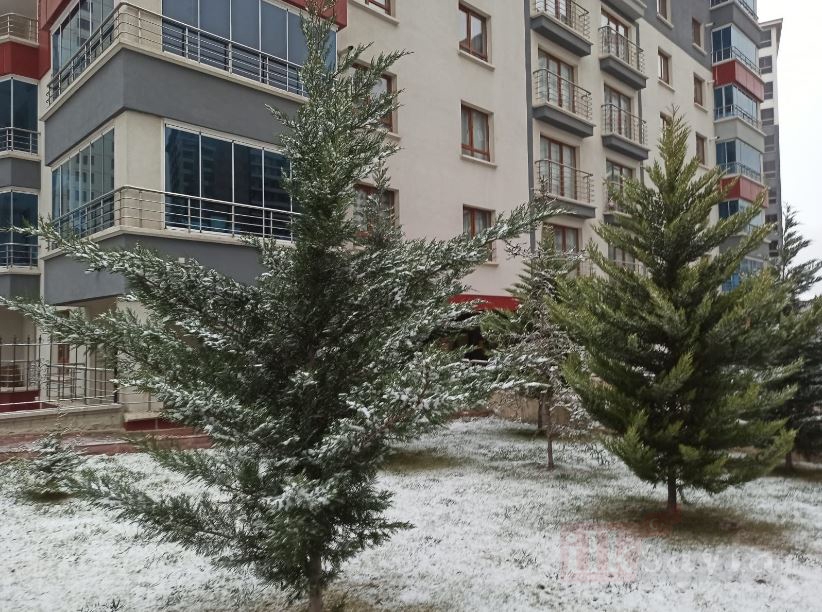 Ankara'da kar yağışı etkili oldu 1
