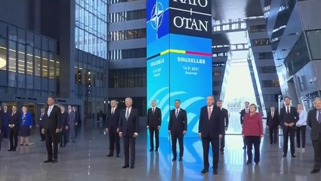 Başkan Erdoğan, NATO Karargahında liderlerle bir araya geldi 14