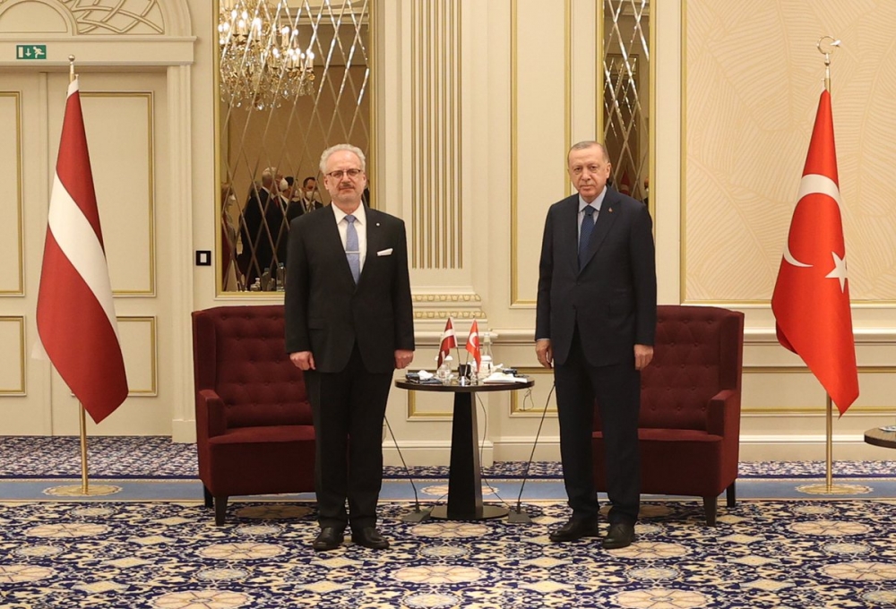 Başkan Erdoğan, NATO Karargahında liderlerle bir araya geldi 3