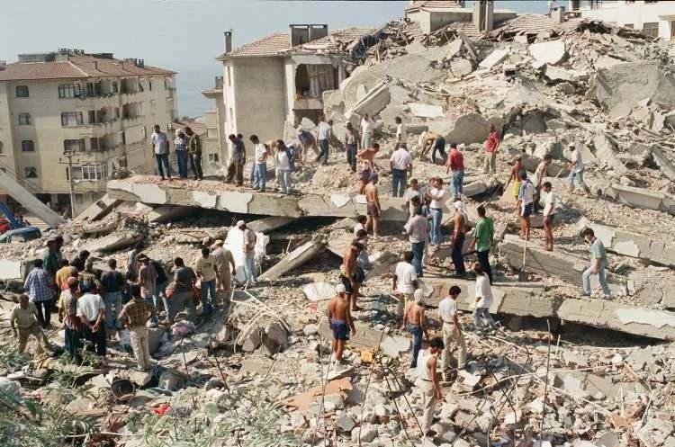 17 Ağustos Marmara depreminin üzerinden 22 yıl geçti 21