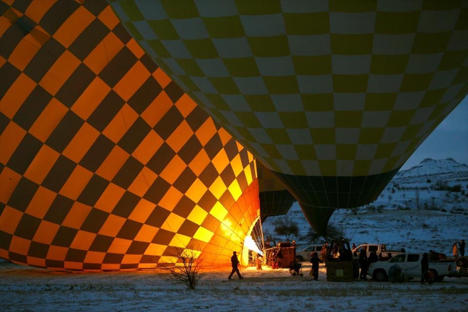 Beyaz Kapadokya balonlarla bir başka güzel 4