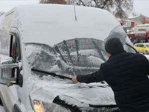 Doğu Anadolu'da kar yerini soğuk havaya bıraktı