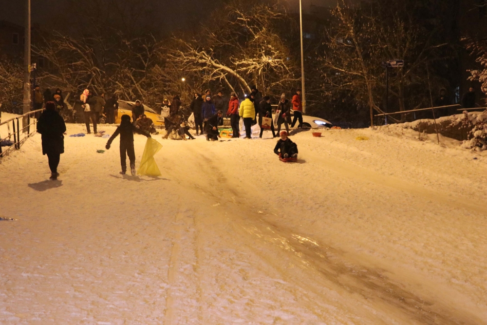 Ankaralılar, karın tadını kayak yaparak çıkardı 4