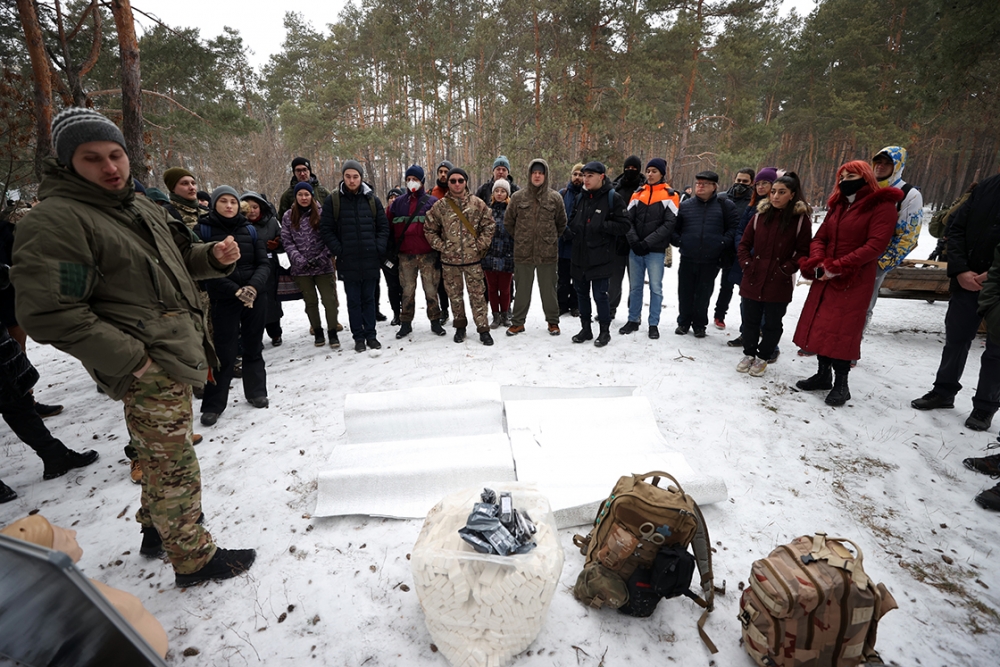 Ukrayna'da askerler, sivil halkı olası bir savaş durumuna karşı eğitiyor 5