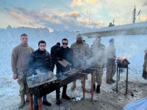 Mehmetçik'ten mangal keyfi