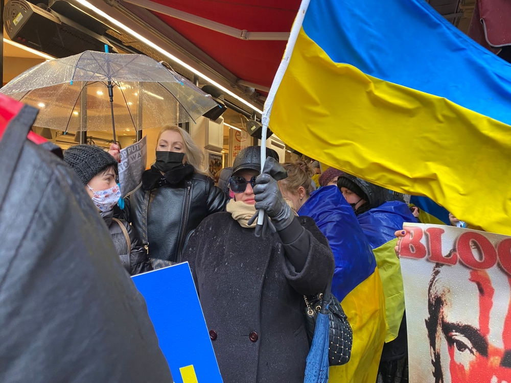 Ukraynalılar Rus Başkonsolosluğu önünde toplandı 8