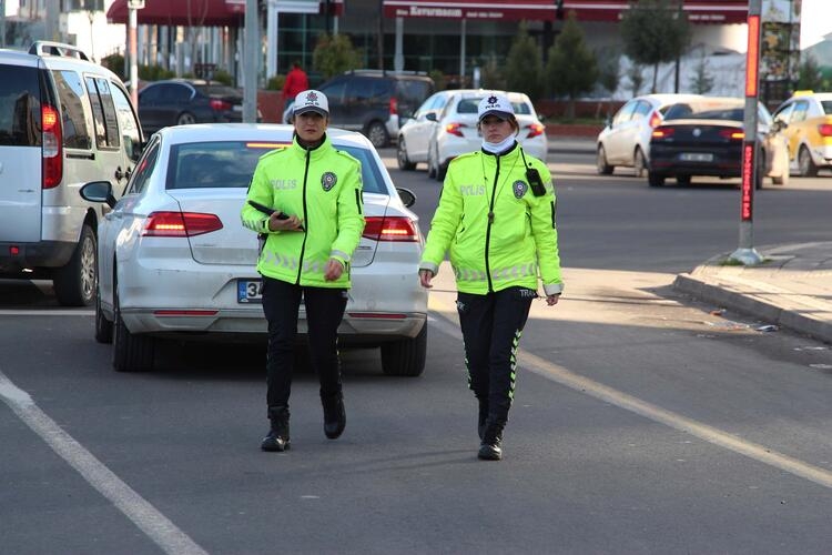 Diyarbakır'da 8 Mart'a özel kadınlardan oluşan polis timi 13