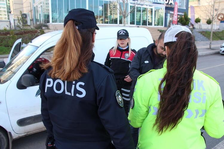 Diyarbakır'da 8 Mart'a özel kadınlardan oluşan polis timi 19