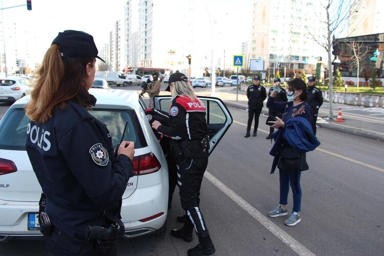 Diyarbakır'da 8 Mart'a özel kadınlardan oluşan polis timi 9