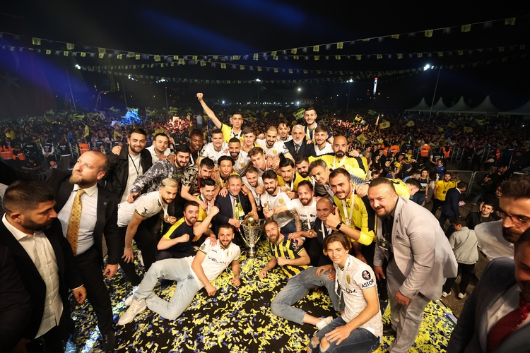 MKE Ankaragücü, şampiyonluk kupasını aldı 4