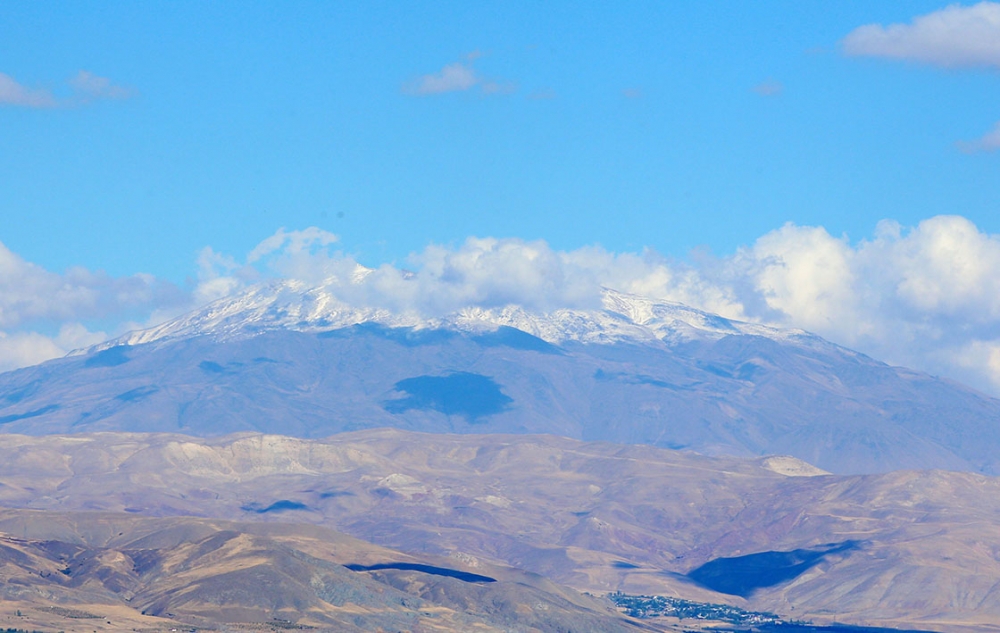 Süphan Dağı'nın zirvesi karla kaplandı 2