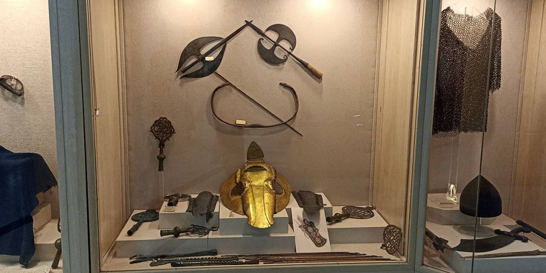 Estergon Kalesi bünyesinde bulunan müzede ufak bir gezinti 14