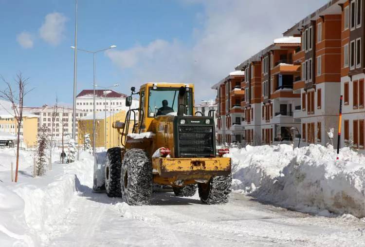 Şehir kara gömüldü: Kar kalınlığı 168 santimetreye ulaştı 2