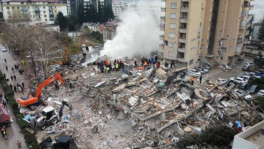 Kahramanmaraş'ta 7,4 ve Gaziantep'te 6,5 ile 6,4 büyüklüğünde deprem 2
