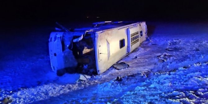 Kayseri'de yolcu otobüsü devrildi