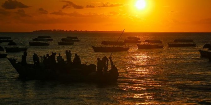 Benin'de ayine gidenleri taşıyan tekne battı: 100 ölü