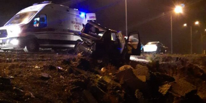 Gaziantep'te otomobiller çarpıştı: 1 ölü, 3 yaralı