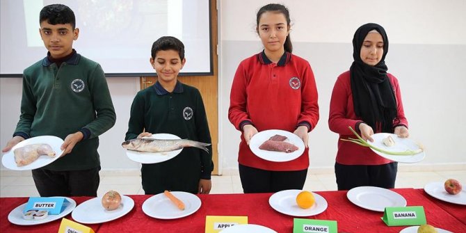 İngilizceyi yemek yaparak öğreniyorlar