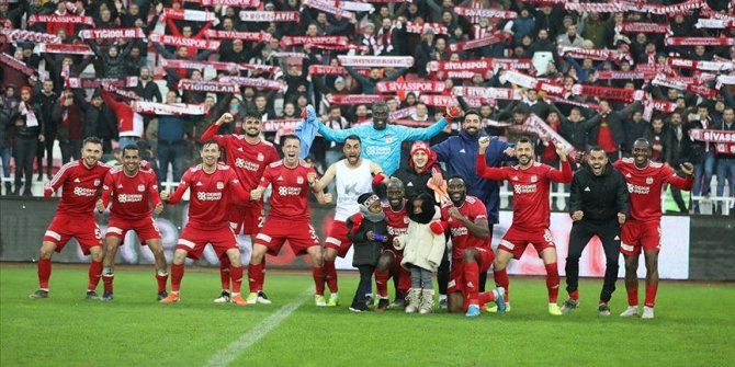 Sivasspor sezonun ilk yarısını lider kapattı