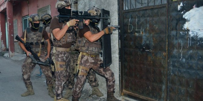İstanbul'da DEAŞ operasyonu: 8 ilçede 31 adrese baskın