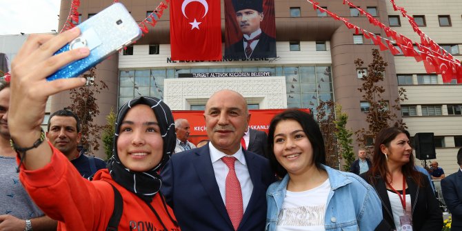 Keçiören Belediyesi'nden öğrencilere burs