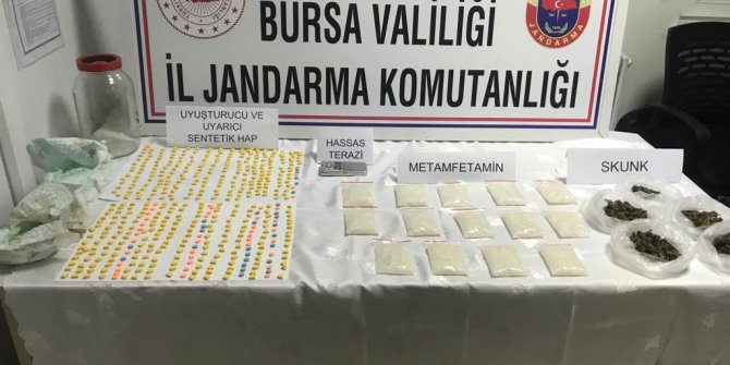 Bebek bezine uyuşturucu saklayan şüpheliler yakalandı