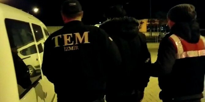 İzmir'de DEAŞ operasyonu: 8 şüpheli örgütsel dokümanlarla yakalandı
