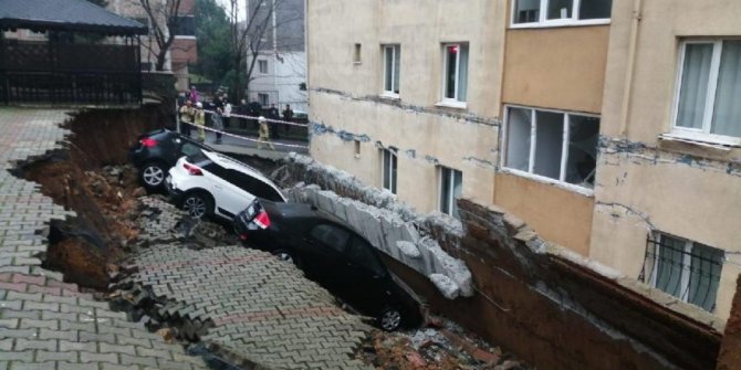 Kartal'da istinat duvarı çöktü