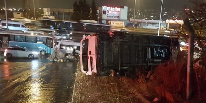 işçi servisi devrildi: 6 kişi hafif yaralandı