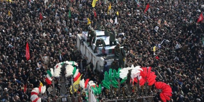 Kasım Süleymani'nin cenazesinde izdiham