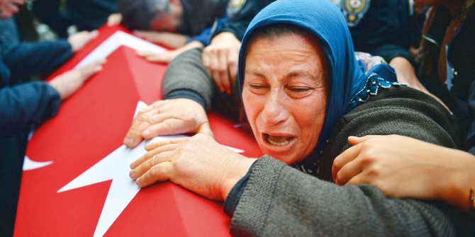 Yiğitlere son veda: 4 askerimiz memleketlerinde son yolculuklarına uğurlandı
