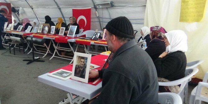 Torununa kavuştu: HDP önünde 'evlat nöbeti' sonuç vermeye devam ediyor