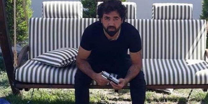 Cezaevinde kendini astı