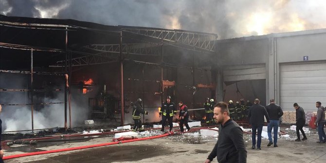 Samsun'da plastik fabrikasında yangın