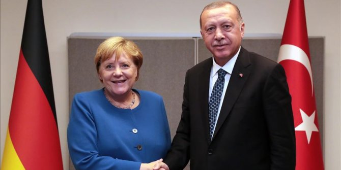 Erdoğan ve Merkel'den Libya görüşmesi