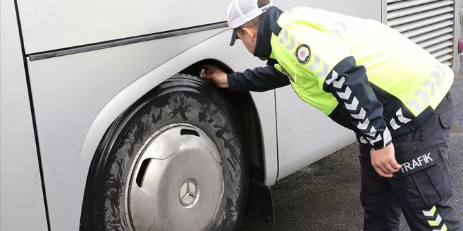 Şehirler arası yolcu taşıyan 351 otobüs trafikten men edildi
