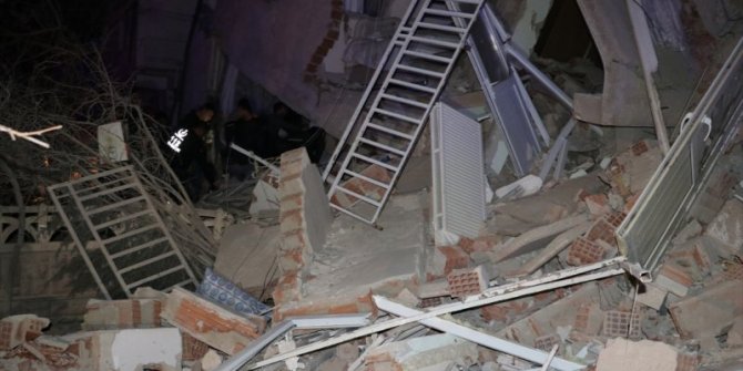 Elazığ'daki deprem sonrası ölü sayısı artıyor