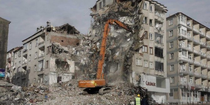 AFAD'dan flaş açıklama: Acilen yıkılmalı