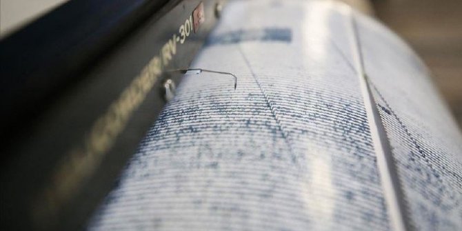 Akdeniz ve Manisa'da peş peşe depremler