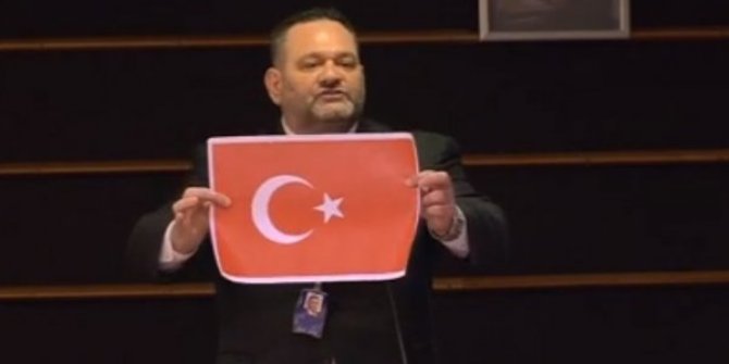 Kılıçdaroğlu'ndan Türk bayrağını yırtan ırkçı Yunan'a tepki