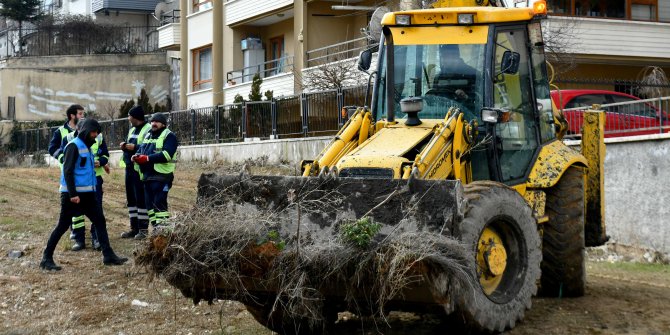 Büyükşehir Belediyesi Öveçler Vadisi'ni temizledi