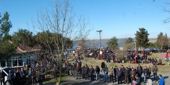 3 bin kişi yağmur duası için toplandı