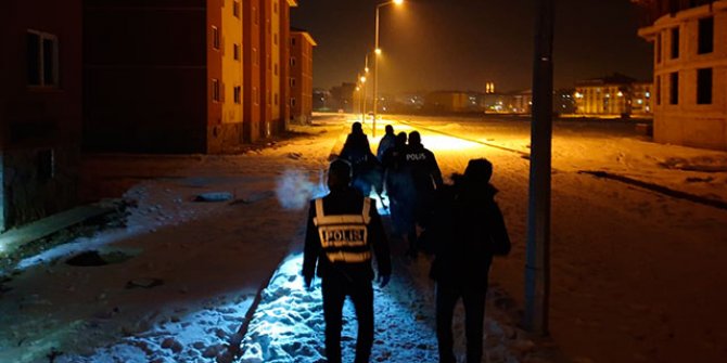 Ağrı'da eksi 24 derecede 'Temiz sokak, Güvenli Şehir' uygulaması