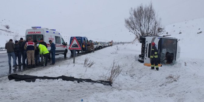 Erzurum'da halk otobüsü devrildi: Ölü ve yaralılar var