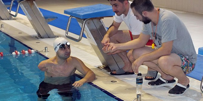 Kente yüzme havuzu geldi, engelli Rahmi'ye olimpiyat yolu açıldı