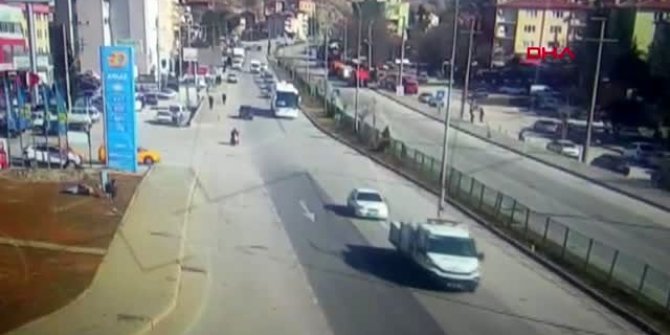 Yolcu otobüsü ile elektrikli bisikletin çarpıştığı ölümlü kaza kamerada
