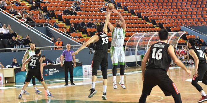 Samsunspor'u konuk eden Mamak Basketbol Takımı, sahadan 76-68 galip ayrıldı