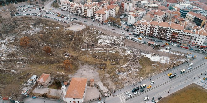 Büyükşehir Belediyesi “Roma Tiyatrosu ve Arkeopark Projesi”ni hayata geçirmeye hazırlanıyor